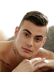 Mike James Acts The Total Bitch Courtesy Of A Thick, Meaty Italian Salami!